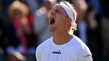 LONDON, ENGLAND - JUNE 27: Alejandro Davidovich Fokina of Spain celebrates winning match point against Hubert Hurkacz of Poland during the Men's Singles First Round match during Day One of The Championships Wimbledon 2022 at All England Lawn Tennis and Croquet Club on June 27, 2022 in London, England. (Photo by Justin Setterfield/Getty Images)