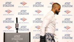 ARLINGTON, TEXAS - SEPTEMBER 11: Quarterback Dak Prescott #4 of the Dallas Cowboys walks away from the podium during the post-game press conference after a 19-3 loss against the Tampa Bay Buccaneers at AT&T Stadium on September 11, 2022 in Arlington, Texas. Prescott left the game with a hand injury in the fourth quarter.   Tom Pennington/Getty Images/AFP