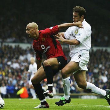 En 2002, Sir. Alex Ferguson confió en el joven Rio Ferdinand para liderar la defensa del Manchester United. Pagó 46 millones de euros al Leeds United.