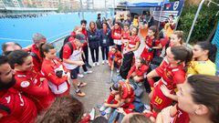 La Selección española femenina este martes durante el enfrentamiento ante Italia en el partido correspondiente a la Hockey Nations Cup, en Valencia.