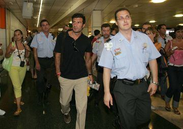 The first of the Galactico generation to arrive was also the first to leave. After participating in the pre-season with Madrid, he joined Inter before start of the 2005/06 season.