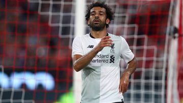 Mignolet sings praises of "down-to-earth superstar" Mo Salah: “He’s a team worker”