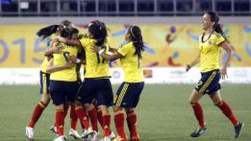 El equipo celebra uno de los goles en la victoria 2-0 ante Argentina. 