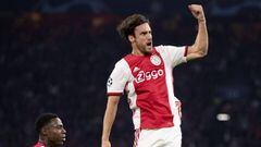 Nicolas Tagliafico celebra un gol en Champions ante el Lille