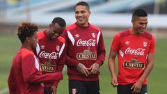 Soccer Football - 2018 World Cup Qualifications - South America - Peru Training - Lima, Peru - October 8, 2017 Peru&#039;s national soccer team players Nilson Loyola, Paolo Guerrero and Anderson Santamaria attend a training session in preparation for thei