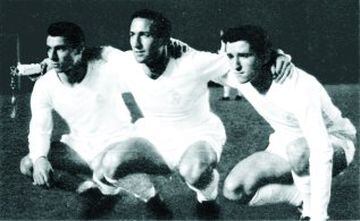 El 28 de enero de 1959 los tres hemanos Gento (Julio, Paco y Antonio) jugaron juntos un amistoroso ante el Zúrich (5-2). Julio jugaba en el Plus Ultra y Antonio en el juvenil.
