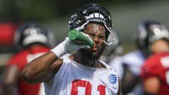 Jul 22, 2019; Flowery Branch, GA, USA; Atlanta Falcons defensive end Chris Odom (91) tries to cool off during the first day of training camp at Falcons Training Complex. Mandatory Credit: Dale Zanine-USA TODAY Sports