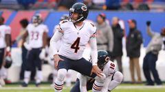 EAST RUTHERFORD, NJ - NOVEMBER 20: Connor Barth #4 of the Chicago Bears reacts as he misses a field goal against the New York Giants during the second half at MetLife Stadium on November 20, 2016 in East Rutherford, New Jersey.   Michael Reaves/Getty Images/AFP == FOR NEWSPAPERS, INTERNET, TELCOS &amp; TELEVISION USE ONLY ==