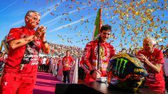 Bagnaia celebra su título de MotoGP 2023 en Valencia.
