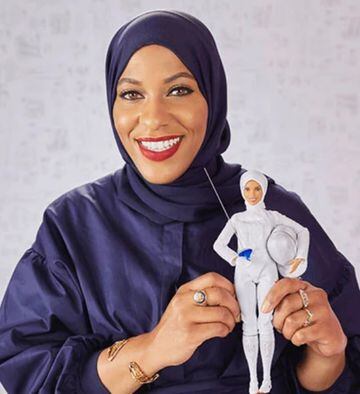 La campeona olímpica de esgrima se convirtió en la primera mujer estadounidense que compitió en unos Juegos con hiyab --velo musulmán--. En Río 2016 ganó la medalla de bronce e hizo historia. Su imagen dio la vuelta al mundo y llegó a ser un símbolo de di