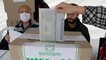 Quiénes pasan a segunda vuelta de las elecciones en Colombia