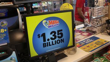 El premio mayor de Mega Millions es de 1.35 billones de dólares. ¿Cuáles son las probabilidades de ganar el jackpot y otros premios? Te explicamos.