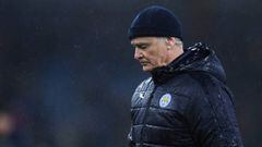 Claudio Ranieri, Manager of Leicester City leaves the pitch at the half time during the Premier League match between Burnley and Leicester City