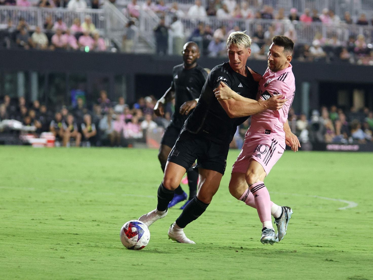 Pretty in pink: Lionel Messi scores last-gasp winner in Inter Miami debut, Lionel Messi