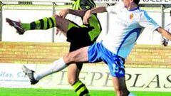 <b>PROTAGONISTA. </b>Ander, que en la imagen observa una acción de Arizmendi, anotó los dos primeros goles del Zaragoza en Lepe.
