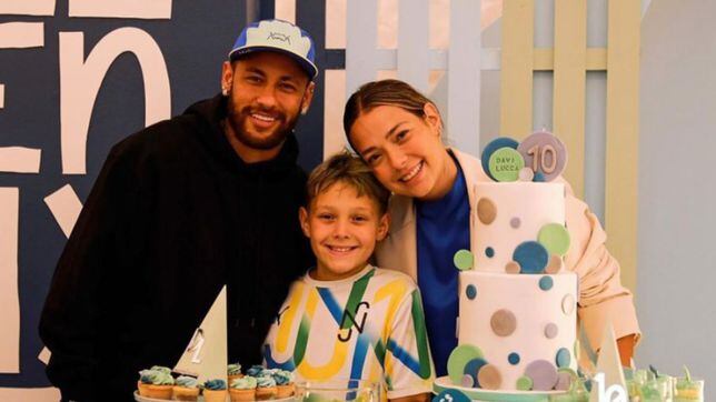  Neymar celebra el cumpleaños de su hijo por primera vez con los Messi