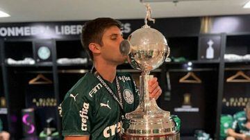 Benjamín Kuscevic ganó la Copa Libertadores 2020 con Palmeiras (Brasil). Jugó un partido y no anotó goles.