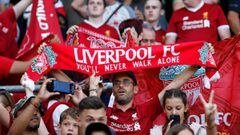 Los seguidores del Liverpool protestan por las pocas localidades disponibles para la final de la Champions.