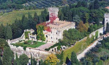 Panor&aacute;mica a&eacute;rea del castillo de Vincigliata en Italia