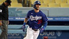 Dodgers blow as Cody Bellinger suffers hairline fracture in left fibula
