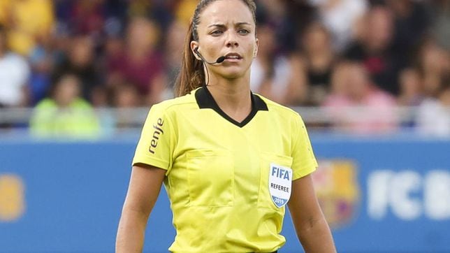 Quién es Marta Huerta de Aza, la única árbitra española en la Eurocopa Femenina