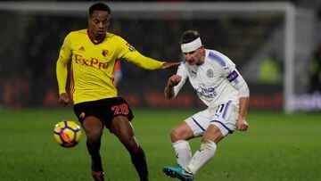 Soccer Football - Premier League - Watford vs Leicester City - Vicarage Road, Watford, Britain - December 26, 2017   Watford&#039;s Andre Carrillo in action with Leicester City&#039;s Marc Albrighton    Action Images via Reuters/Peter Cziborra    EDITORIA