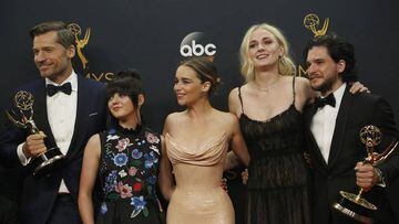 Actores protagonistas de la serie Juego de Tronos durante la gala de los Premios Emmy 2016