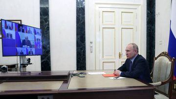 Putin introduces tough new sentences for “actions of high treason”