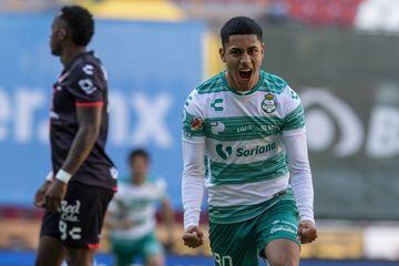 Omar Campos made his debut in the first episode of the 18th season of Mexican football.  The origin of Mexico City required Guillermo Almada's layout in Guardianes 2021.  Rojinegros ante los rojinegros does not score the first goal. 
