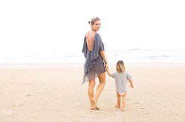 Es madre de tres hijos con su pareja el actor australiano Chris Hemsworth, India, que cumplirá el día próximo día 8, 4 años, y los mellizos Tristan y Shasha, de dos años.
@elsapatakyconfidential 