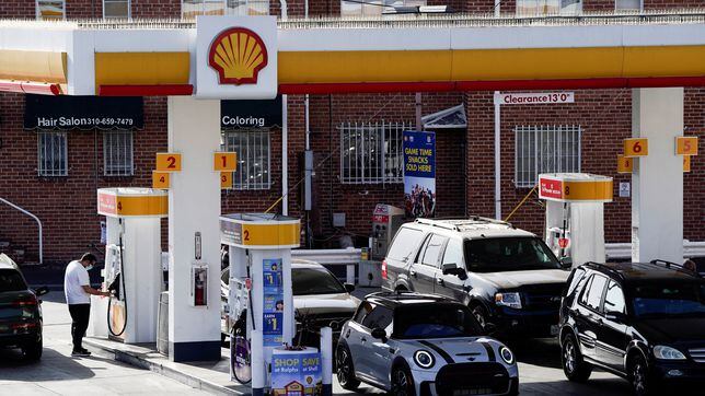 ¿Seguirán bajando los precios de la gasolina? ¿Hasta qué punto caerán?
