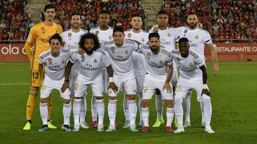Los jugadores del Real Madrid posan antes de un partido.