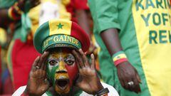 Un aficionado de Senegal durante la final de 2022, celebrada en Camerún. Senegal ganó a Egipto en los penaltis.