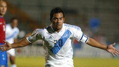 Carlos Ruiz celebra un gol con Guatemala