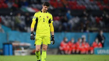 (FILES) This file photo taken on July 2, 2021 shows Belgium&#039;s goalkeeper Thibaut Courtois walking on the pitch during the UEFA EURO 2020 quarter-final football match between Belgium and Italy at the Allianz Arena in Munich. - Belgium will face France
