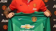 V&iacute;ctor Vald&eacute;s, con la camiseta del Manchester United.