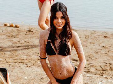 Las aspirantes a Miss Universo se bañan en el Mar Muerto