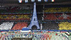 A general view shows the opening ceremony prior to the kick off for the Euro 2016 group A football match between France and Romania at Stade de France, in Saint-Denis, north of Paris, on June 10, 2016. / AFP PHOTO / PHILIPPE LOPEZ