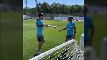Barrios regresa a entrenamientos con Zenit y despeja dudas