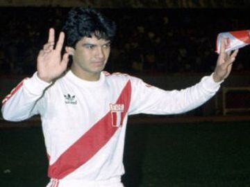El ex jugador peruano le hizo cinco tantos en once partidos al combinado chileno.