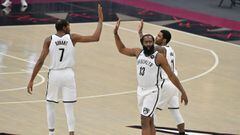 Kevin Durant, James Harden y Kyrie Irving, durante un partido de la NBA con Brooklyn Nets.