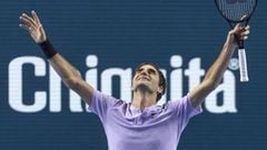 Federer no deja que Del Potro le gane en casa y suma 95 títulos