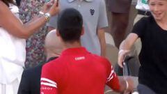 Un niño le roba protagonismo a Djokovic: toneladas de Gifs con su reacción