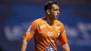 Analistas y expertos critican acci&oacute;n de Cota en penalti para Chivas