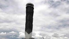 Torre de control de Santa Lucía: por qué se podría estar inclinando y qué le pasa