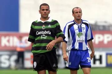 Salva Ballesta y Txomin Larrainzar, en el Málaga-Racing jugado el 20 de mayo de 2000.