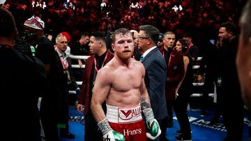 Las Vegas (United States), 17/09/2022.- Saul 'Canelo' Alvarez of Mexico reacts after his victory against Gennady 'GGG' Golovkin of Kazakhstan in their WBA-WBO-WBC-IBF World Super Middleweight Titles fight at the T-Mobile Arena in Las Vegas, Nevada, USA, 17 September 2022. (Kazajstán, Estados Unidos) EFE/EPA/ETIENNE LAURENT
