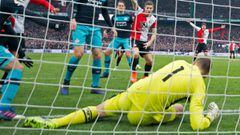 PSV keeper Zoet bemoans Feyenoord's 'f***** up' Hawk-Eye winner