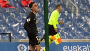 Sergiño Dest feels confident in his new role at Barcelona