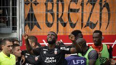 Lorient's Nigerian forward Terem Moffi (C) celebrates scoring his team's second goal during the French L1 football match between Stade Brestois 29 (Brest) and FC Lorient at Stade Francis-Le Ble in Brest, western France on October 9, 2022. (Photo by LOIC VENANCE / AFP)
